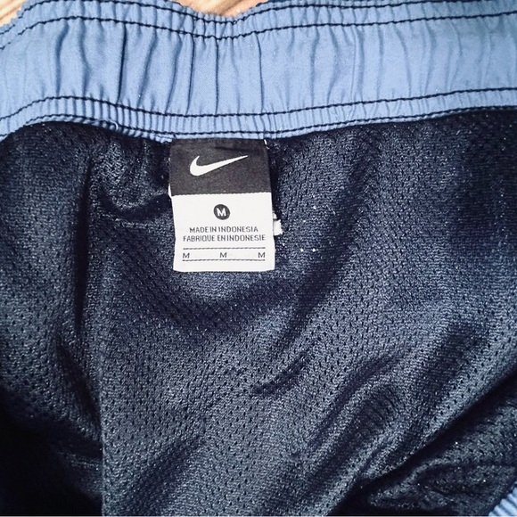 Nike Swim Trunks Board Shorts Mens Size Medium Navy with Floral panels tri color - Picture 9 of 12